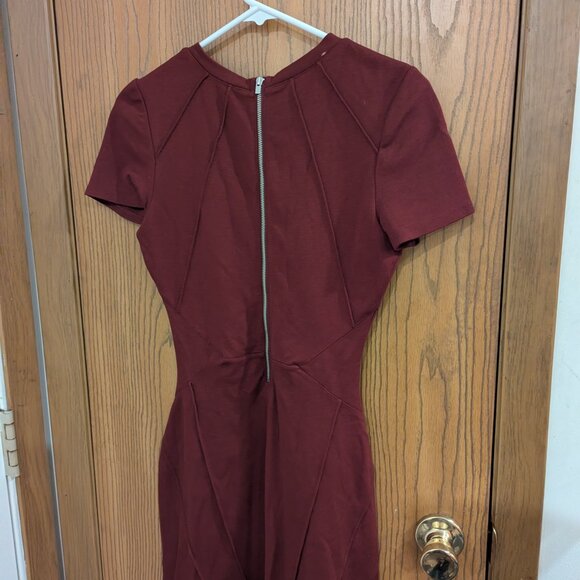 Express Form Fitting Crewneck Short Sleeve Burgundy, Above Knee Dress-4 - Picture 4 of 4